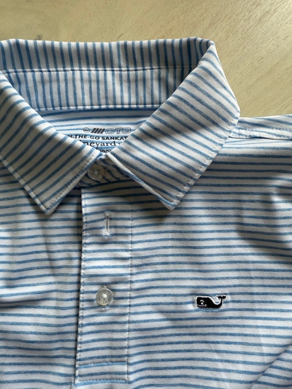 EUC VINEYARD VINES SANKATY PERFORMANCE POLO boys SZ 7 - light blue white stripe